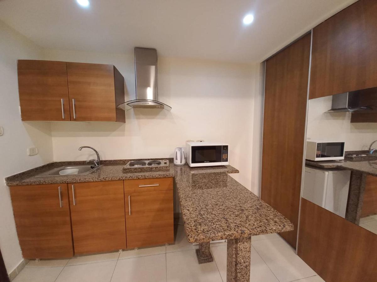 Lujain Hotel فندق النور واللجين 安曼 外观 照片