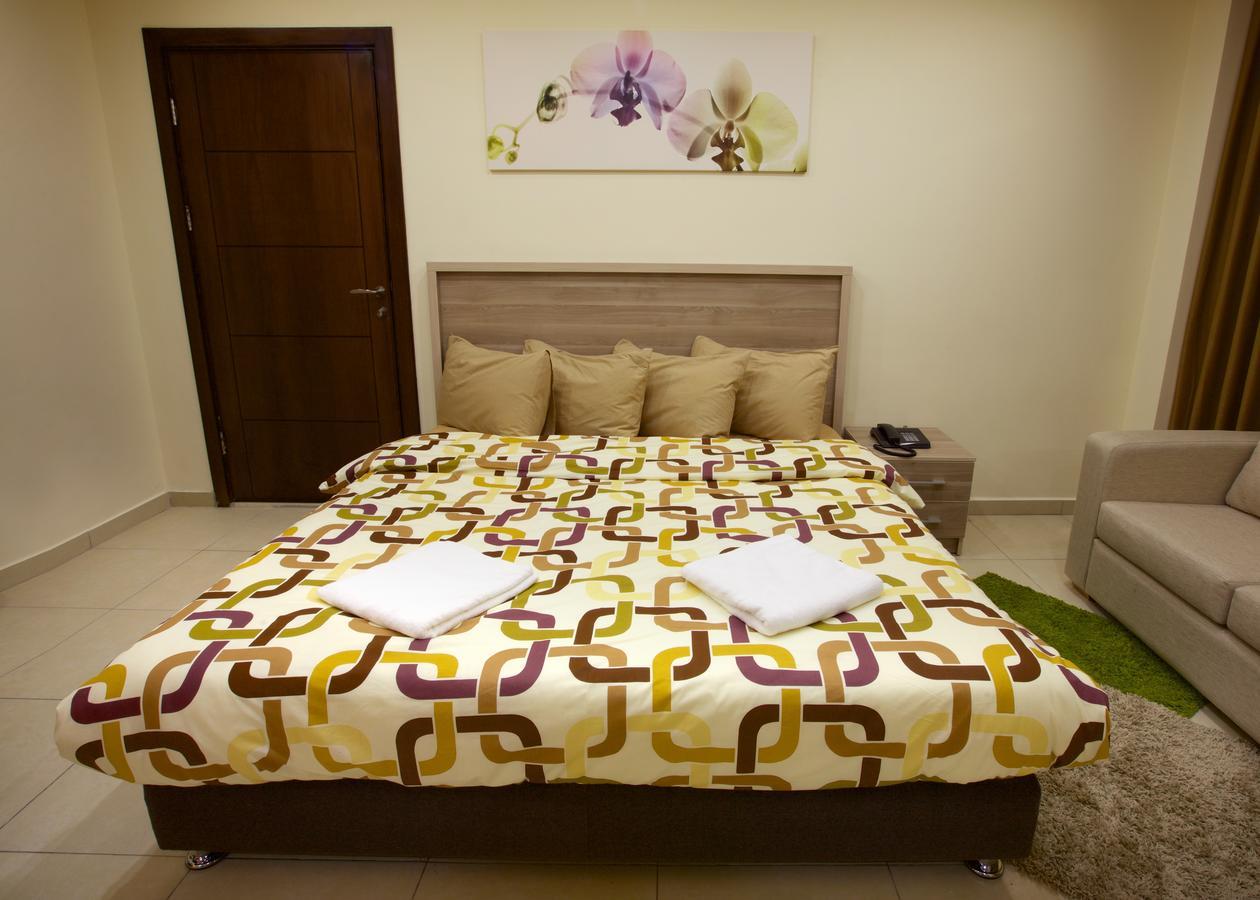Lujain Hotel فندق النور واللجين 安曼 客房 照片
