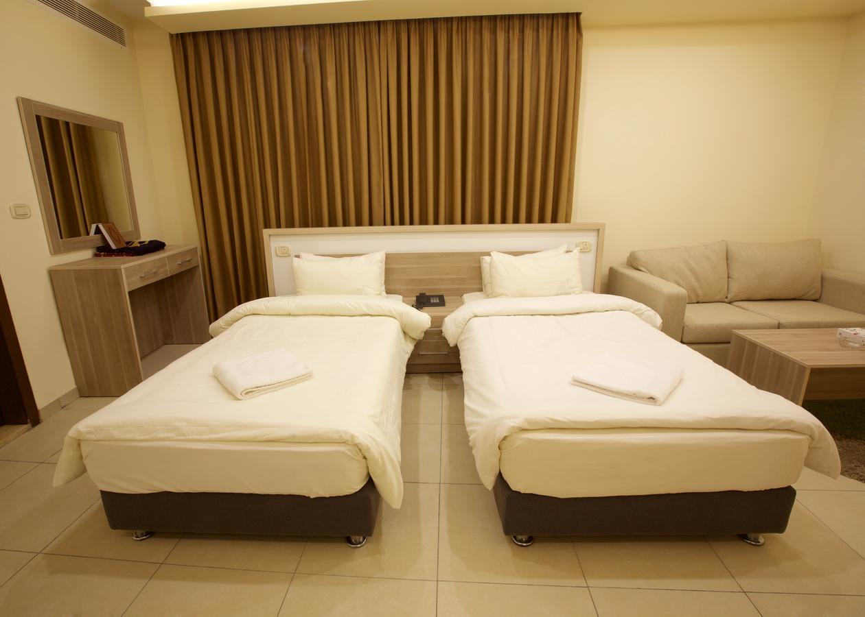 Lujain Hotel فندق النور واللجين 安曼 客房 照片