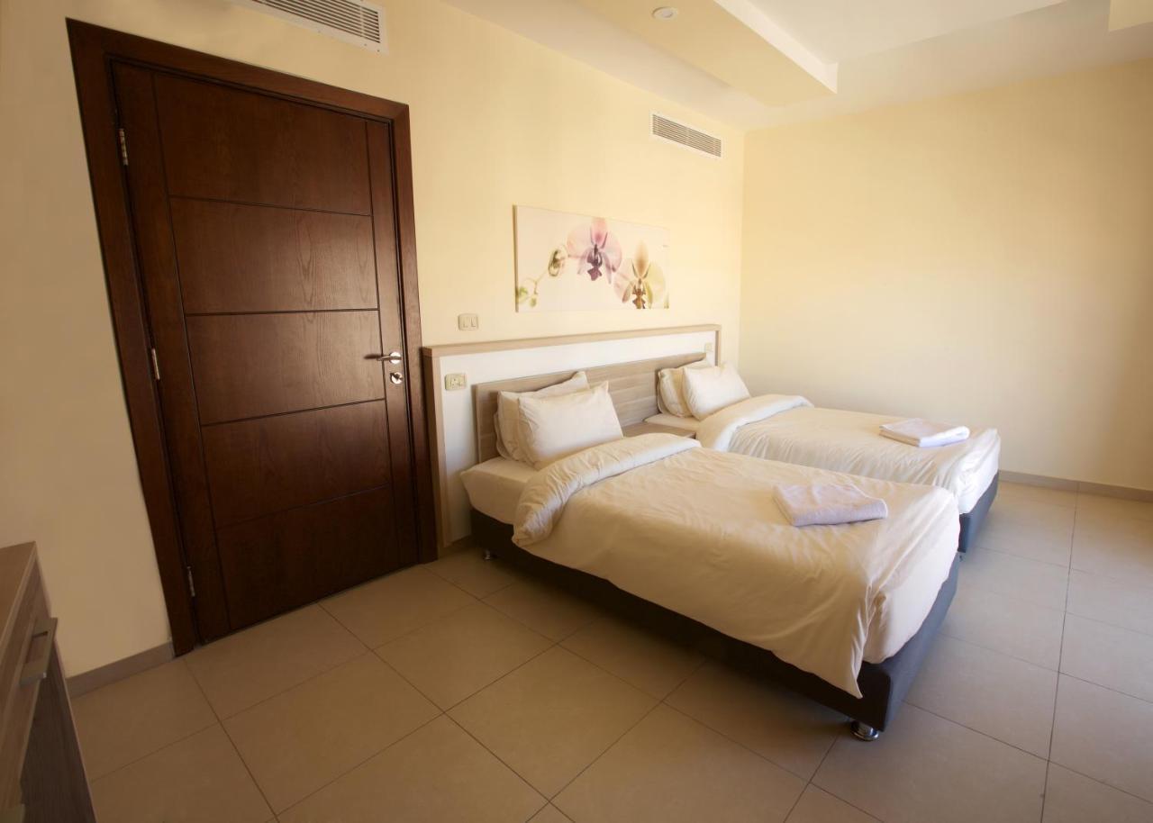 Lujain Hotel فندق النور واللجين 安曼 客房 照片